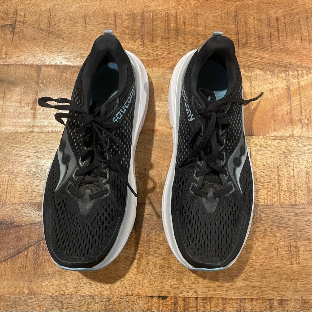 😍Saucony Women's Black Running Shoes - Picture 2 of 6